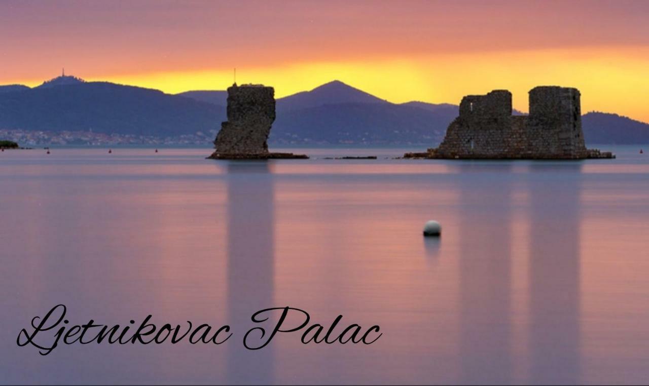Apartmani Ana Sukošan Exteriör bild